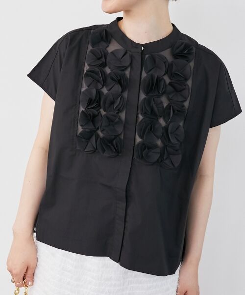 le.coeur blanc / ルクールブラン シャツ・ブラウス | 《手洗い可能》TORRAZZO DONNAフラワーモチーフフレンチスリーブ | 詳細2