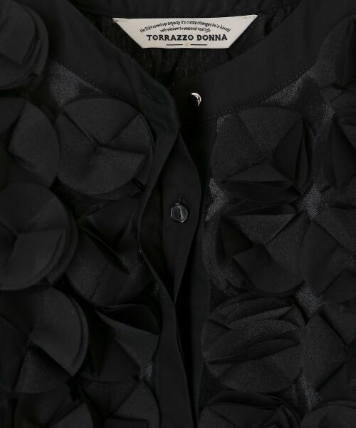 le.coeur blanc / ルクールブラン シャツ・ブラウス | 《手洗い可能》TORRAZZO DONNAフラワーモチーフフレンチスリーブ | 詳細25