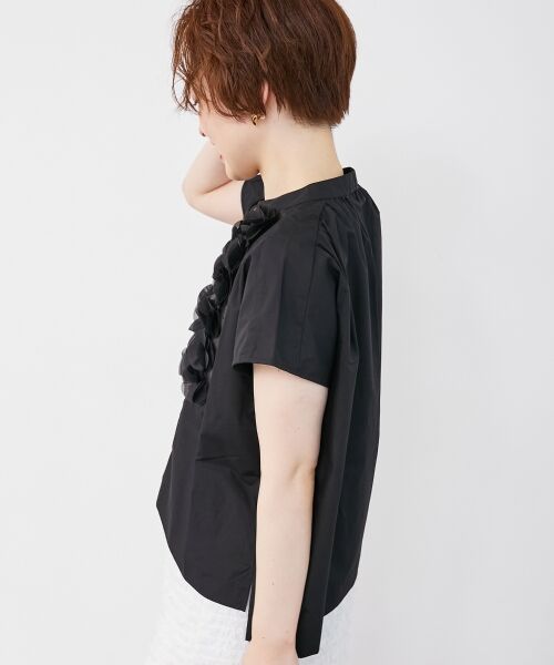 le.coeur blanc / ルクールブラン シャツ・ブラウス | 《手洗い可能》TORRAZZO DONNAフラワーモチーフフレンチスリーブ | 詳細4