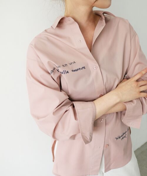 le.coeur blanc / ルクールブラン シャツ・ブラウス | 《WEB限定アイテム》レタリング刺繍シャツ | 詳細4