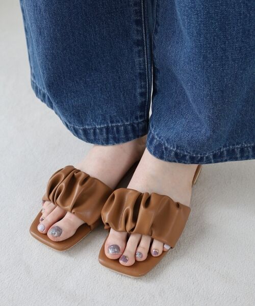 le.coeur blanc / ルクールブラン サンダル | 《WEB限定アイテム》ギャザーフラットサンダル | 詳細4