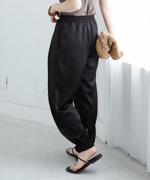 le.coeur blanc / ルクールブラン その他パンツ | 《なめらかな肌あたり》サテンジョガーパンツ | 詳細3
