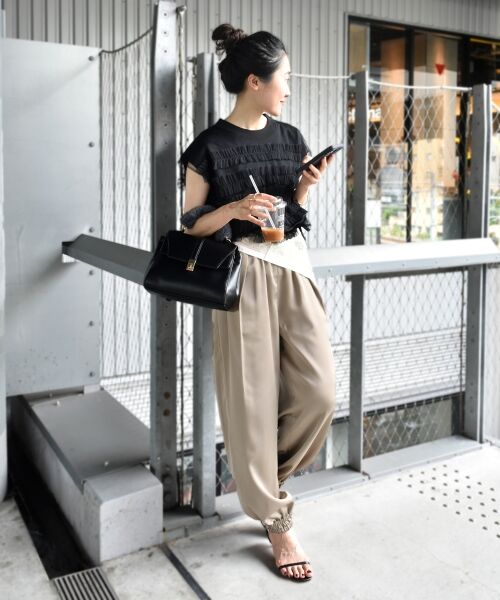 le.coeur blanc / ルクールブラン その他パンツ | 《なめらかな肌あたり》サテンジョガーパンツ | 詳細30