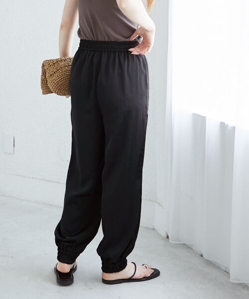 le.coeur blanc / ルクールブラン その他パンツ | 《なめらかな肌あたり》サテンジョガーパンツ | 詳細4