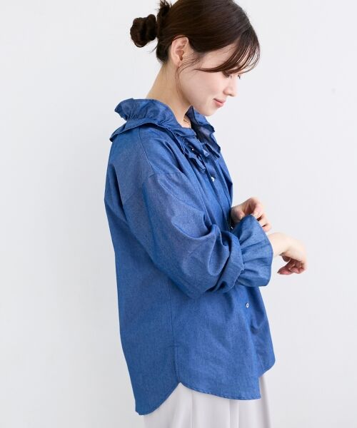 le.coeur blanc / ルクールブラン シャツ・ブラウス | フリルネックデニムブラウス | 詳細7