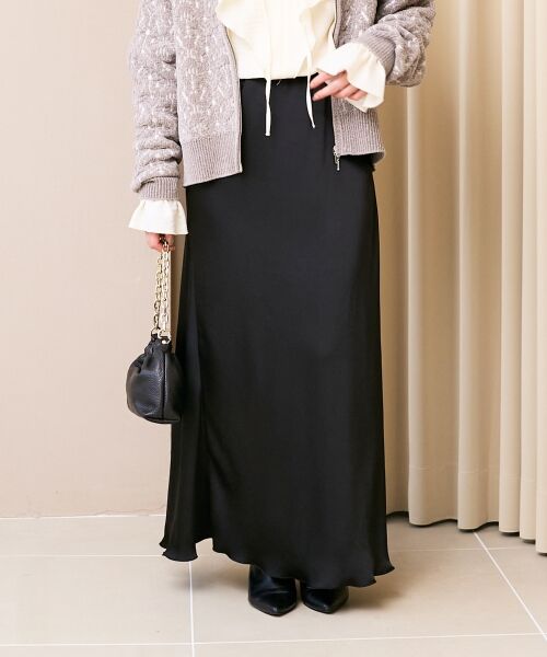 le. coeur blanc/ルクールブラン 《Oggi専属モデル 飯豊まりえさん着用》マットサテンナロースカート ブラック 38