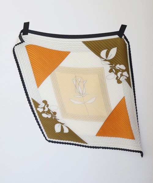 le.coeur blanc / ルクールブラン バンダナ・スカーフ | 《WEB限定アイテム》パネルフラワープリーツスカーフ | 詳細2