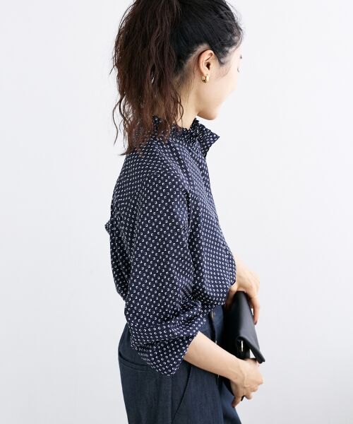 le.coeur blanc / ルクールブラン シャツ・ブラウス | 《手洗い可能》シャーリングネック幾何柄ブラウス | 詳細15