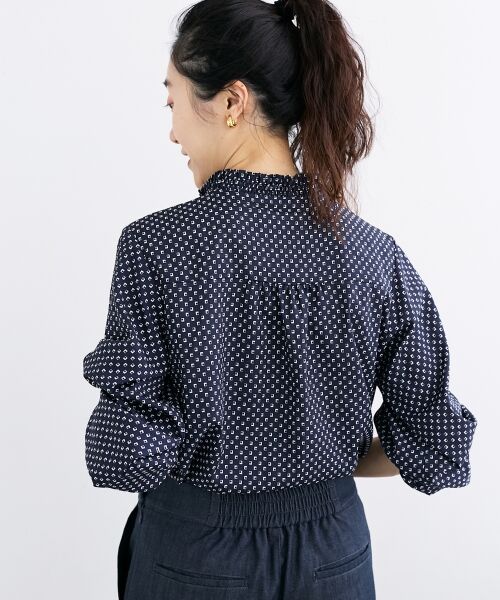 le.coeur blanc / ルクールブラン シャツ・ブラウス | 《手洗い可能》シャーリングネック幾何柄ブラウス | 詳細16