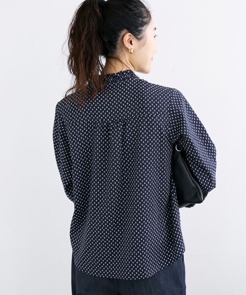 le.coeur blanc / ルクールブラン シャツ・ブラウス | 《手洗い可能》シャーリングネック幾何柄ブラウス | 詳細18