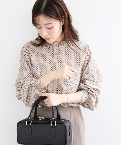 le.coeur blanc / ルクールブラン シャツ・ブラウス | 《手洗い可能》シャーリングネック幾何柄ブラウス | 詳細3