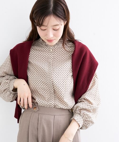 le.coeur blanc / ルクールブラン シャツ・ブラウス | 《手洗い可能》シャーリングネック幾何柄ブラウス | 詳細6