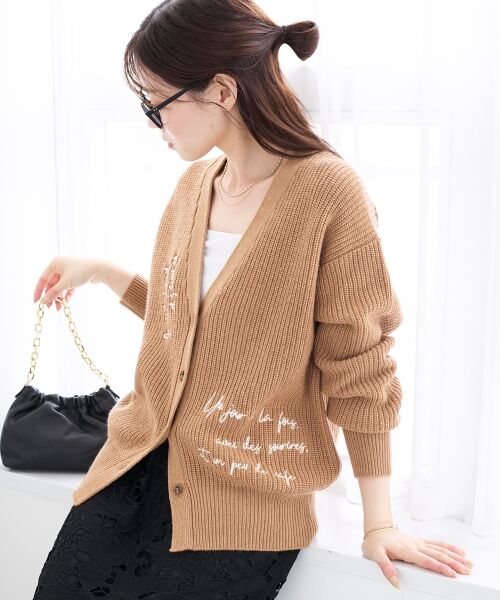 le.coeur blanc / ルクールブラン カーディガン・ボレロ | メッセージ刺繍Vカーディガン | 詳細4