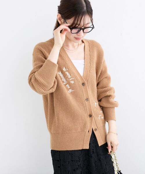 le.coeur blanc / ルクールブラン カーディガン・ボレロ | メッセージ刺繍Vカーディガン | 詳細6