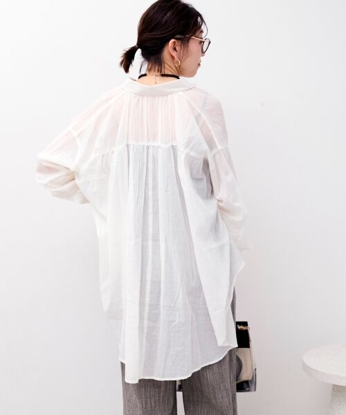 le.coeur blanc / ルクールブラン シャツ・ブラウス | 《WEB限定アイテム》バックギャザーオーバーシャツ | 詳細30