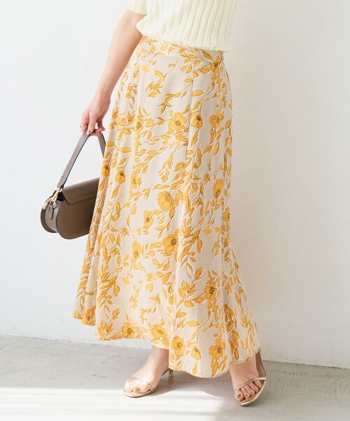le.coeur blanc / ルクールブラン ロング・マキシ丈スカート | 【日本製】サテンフラワープリントフレアスカート（ベージュ柄）