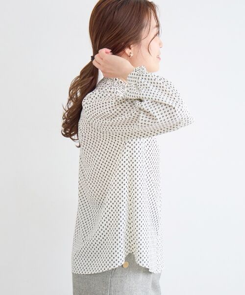le.coeur blanc / ルクールブラン シャツ・ブラウス | 【日本製】シャーリングネック幾何柄ブラウス | 詳細22