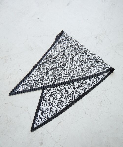 le.coeur blanc / ルクールブラン バンダナ・スカーフ | 《WEB限定アイテム》ゼブラプリントプリーツスカーフ | 詳細8