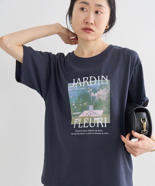 le.coeur blanc / ルクールブラン Tシャツ | JARDIN FLEURIフォトTEE（ネイビー）