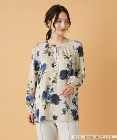 Leilian / レリアン シャツ・ブラウス | フラワー柄ヘンリーネックブラウス【ROCHAS Premiere】