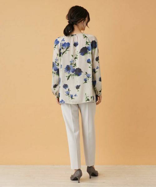 Leilian / レリアン シャツ・ブラウス | フラワー柄ヘンリーネックブラウス【ROCHAS Premiere】 | 詳細14