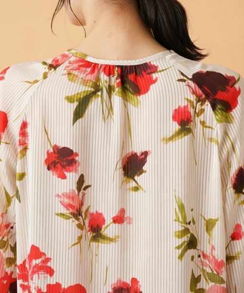 Leilian / レリアン シャツ・ブラウス | フラワー柄ヘンリーネックブラウス【ROCHAS Premiere】 | 詳細8