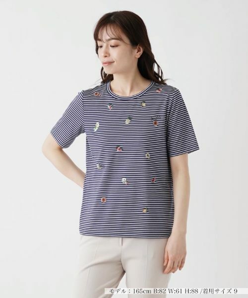 Leilian / レリアン Tシャツ | フルーツ刺繍ボーダーTシャツ(ネイビー)