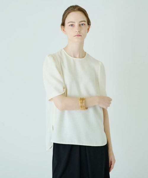 Leilian/レリアン 【店舗人気】タックショルダープルオーバーブラウス アイボリー 11(L) Leilian/レリアン 【店舗人気】タックショルダープルオーバーブラウス アイボリー 11(L)
