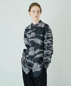 Leilian / レリアン シャツ・ブラウス | モノトーン総プリントブラウス