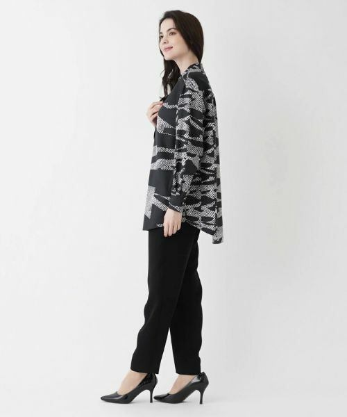 Leilian / レリアン シャツ・ブラウス | モノトーン総プリントブラウス | 詳細11