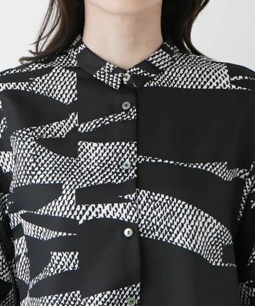 Leilian / レリアン シャツ・ブラウス | モノトーン総プリントブラウス | 詳細16