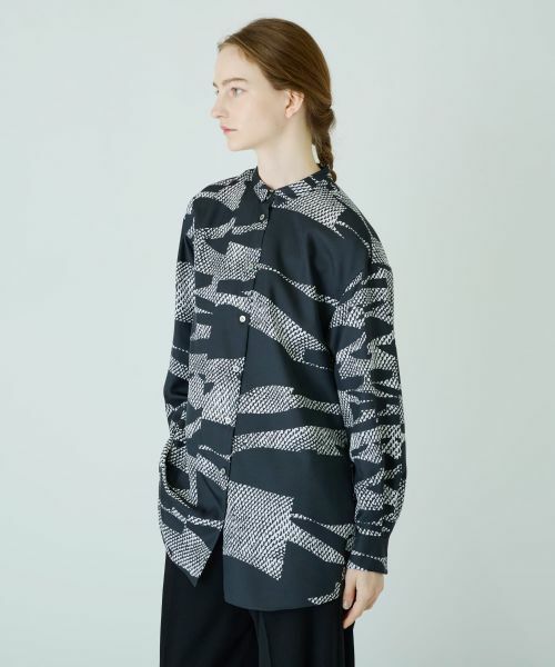 Leilian / レリアン シャツ・ブラウス | モノトーン総プリントブラウス | 詳細5