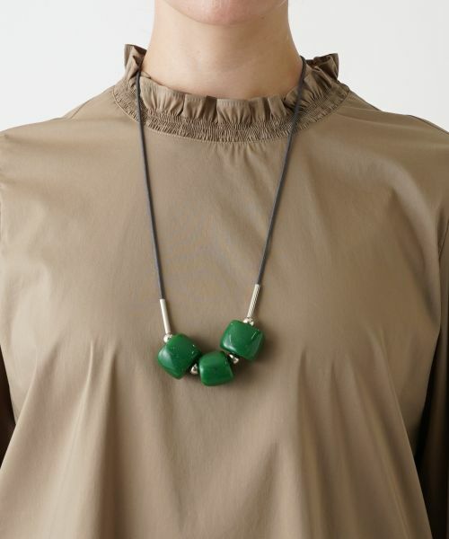 Leilian / レリアン ネックレス・ペンダント・チョーカー | ロングネックレス（カーキ）