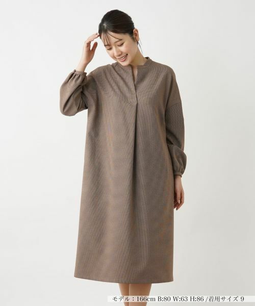 Leilianレリアン　スキッパーネックワンピース　13＋ Leilianレリアン スキッパーネックワンピース 13＋ プリントV