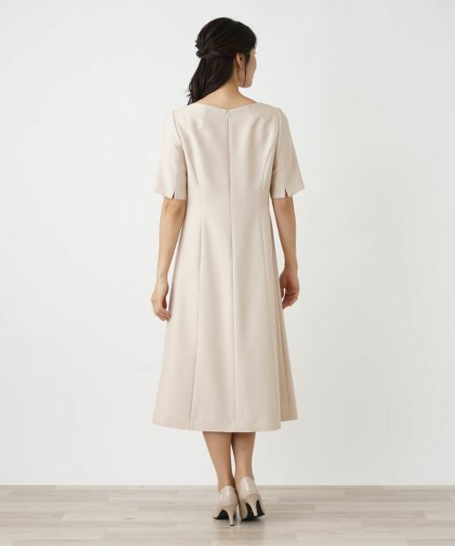 レリアン Leilian ワンピース （ベージュ系） レリアン Leilian ワンピース （ベージュ系） - ファッション
