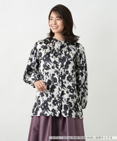 Leilian / レリアン シャツ・ブラウス | 【店舗人気】フラワー柄バンドカラーブラウス【BINDA】