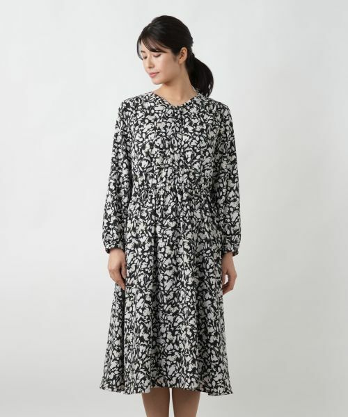 Leilian モザイク調 カットソー ロングワンピース 洗える 9号 近年 Leilian モザイク調 カットソー ロングワンピース 洗える 9号