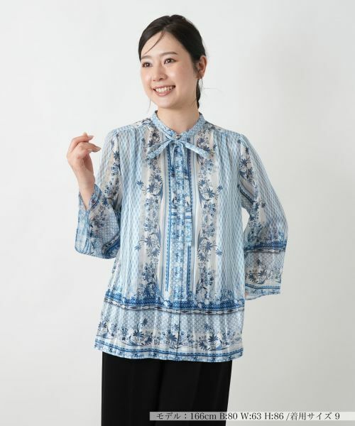 Leilian / レリアン シャツ・ブラウス | 【店舗人気】プリントボウタイブラウス(コバルトブルー)