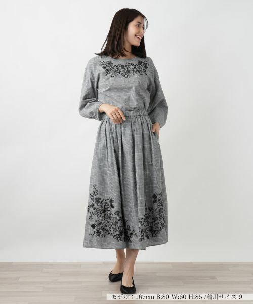 Leilian / レリアン ミニ・ひざ丈スカート | チェック刺繍フレアスカート | 詳細1