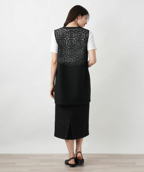 セール】 幾何学レースベスト【Leilian WHITE LABEL