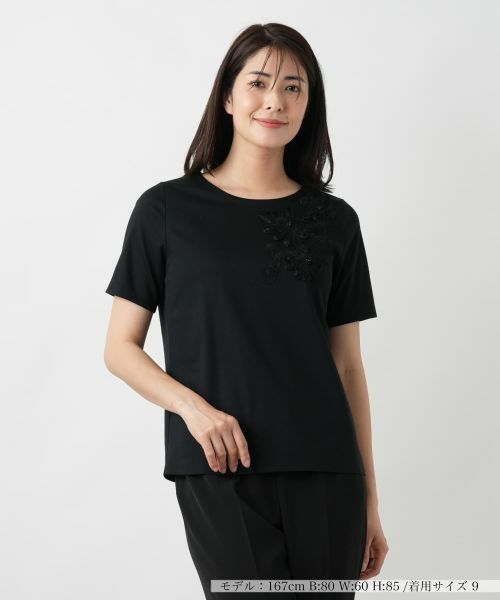 Leilian / レリアン Tシャツ | フラワー刺繍Tシャツ(ブラック)