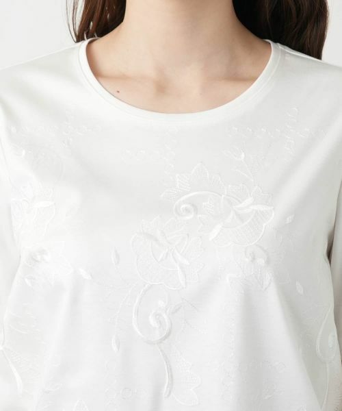 セール】 刺繍Tシャツ【ROCHAS Premiere】 （Tシャツ）｜Leilian