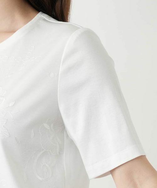 セール】 刺繍Tシャツ【ROCHAS Premiere】 （Tシャツ）｜Leilian