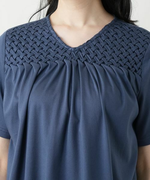 セール】 デザインVネックカットソー【Leilian WHITE LABEL
