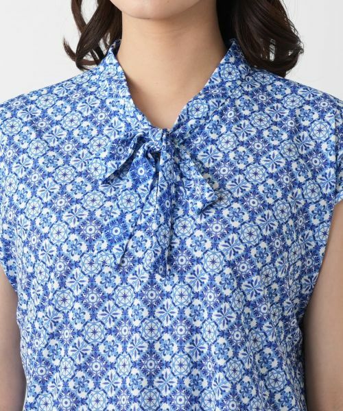 Leilian / レリアン カットソー | 幾何学柄ボウタイブラウス【ROCHAS Premiere】 | 詳細7