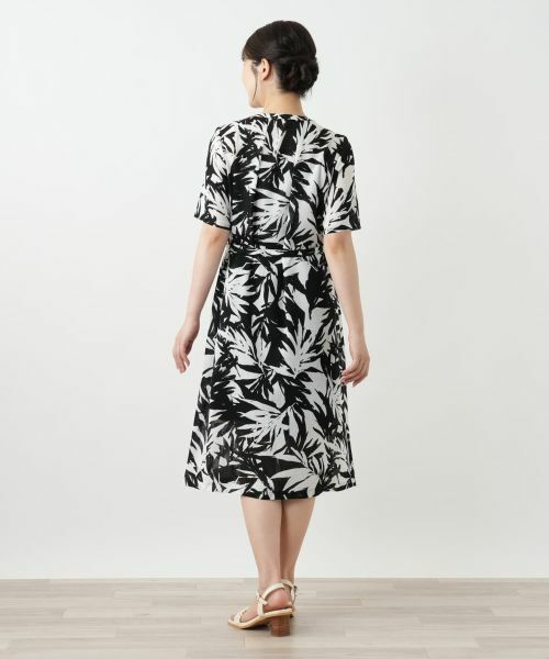 Leilian / レリアン ドレス | リーフ柄フレアワンピース【Leilian WHITE LABEL】 | 詳細3