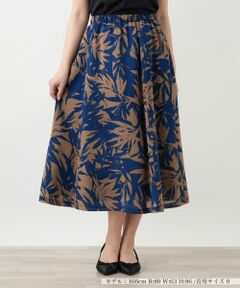 Leilian / レリアン ミニ・ひざ丈スカート | リーフ柄フレアスカート【Leilian WHITE LABEL】