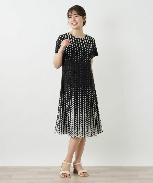 Leilian / レリアン ドレス | 幾何学柄フレアワンピース | 詳細1