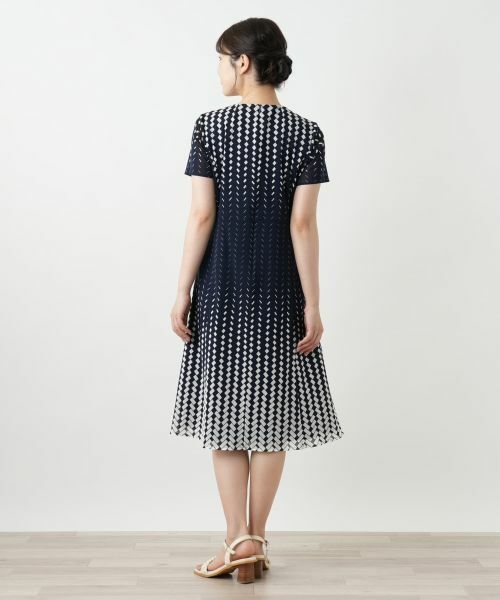 Leilian / レリアン ドレス | 幾何学柄フレアワンピース | 詳細6