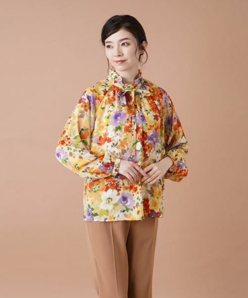 Leilian/レリアン フラワー柄ボウタイブラウス【ROCHAS Premiere】 マスタード 9(M) Leilian/レリアン フラワー柄ボウタイブラウス【ROCHAS Premiere】 マスタード 9(M)